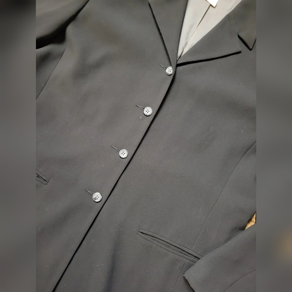 FREE W BUNDLE Cleo four button blazer - Picture 2 of 10